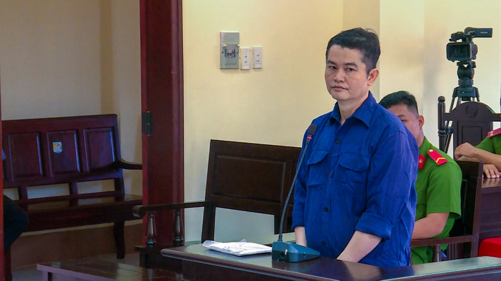 Hậu Giang: Nhân viên công ty phân bón chiếm đoạt tiền công nợ lãnh 18 năm tù