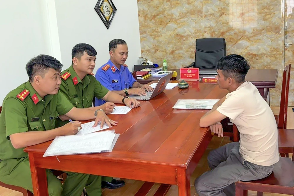 Thêm 3 người ở Phú Quốc đầu thú, thừa nhận hành vi nhận hối lộ