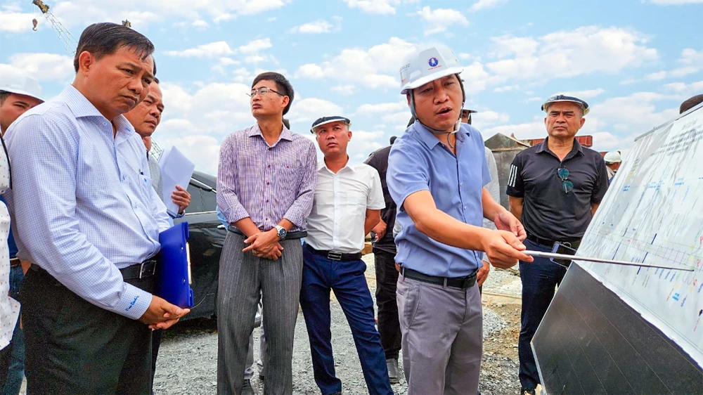 Chủ tịch tỉnh Sóc Trăng: Xử phạt nếu nhà thầu chậm tiến độ so với hợp đồng