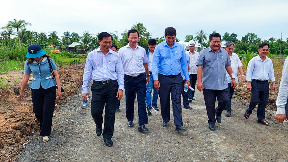 Chủ tịch tỉnh Sóc Trăng: Xử phạt nếu nhà thầu chậm tiến độ so với hợp đồng