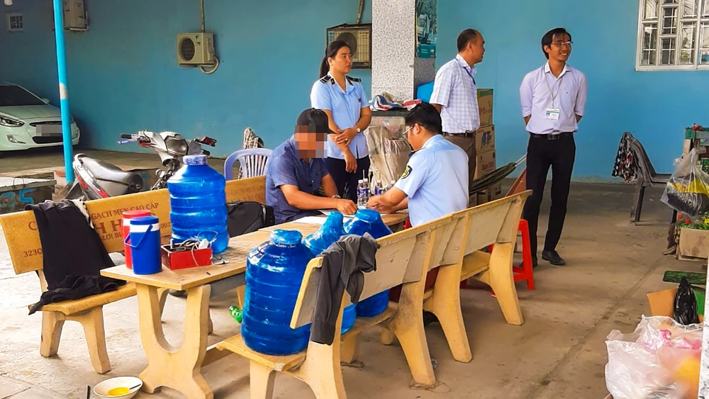 1 doanh nghiệp xăng dầu ở tỉnh Sóc Trăng bị phạt 93 triệu đồng