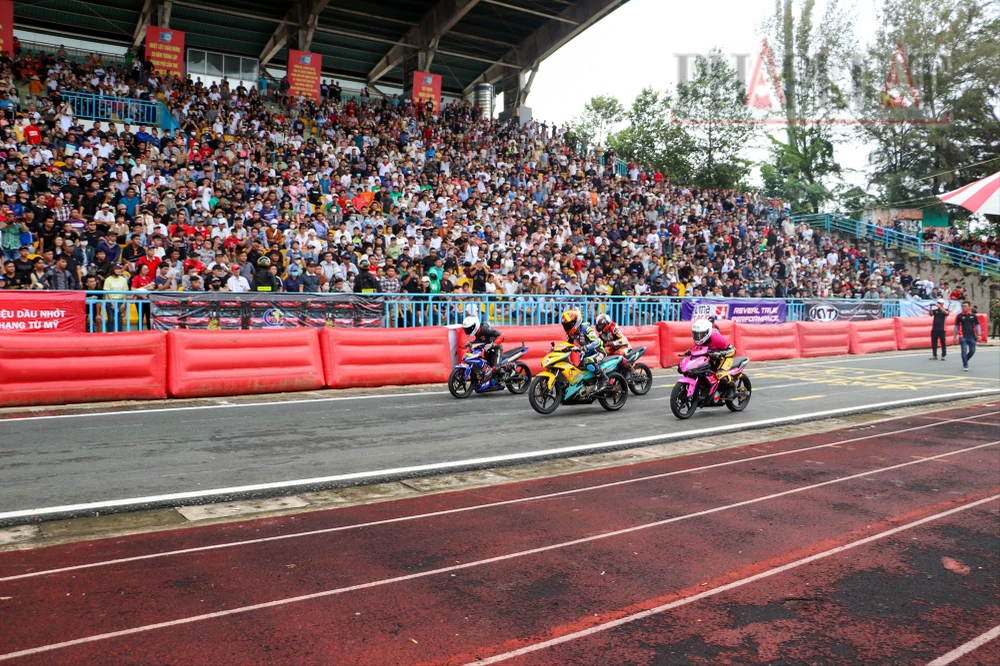 Sôi nổi Giải đua xe mô tô toàn quốc tại TP Cần Thơ