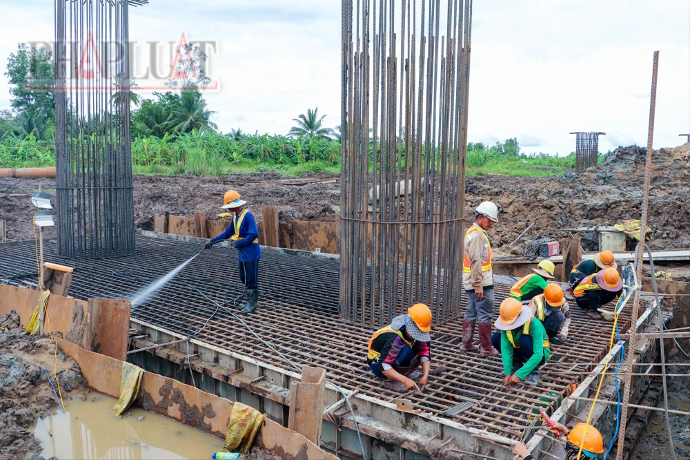 Dự án trục ngang qua tỉnh Hậu Giang đang chậm tiến độ và gặp khó về nguồn cát