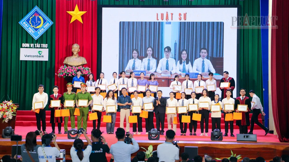 Phiên tòa giả định: Lãnh án tù từ mâu thuẫn trên mạng xã hội