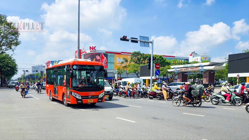 Xe buýt TP Cần Thơ