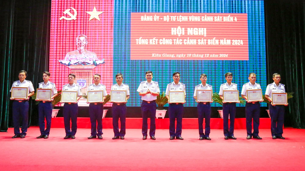 Vùng Cảnh sát biển 4 tổ chức Hội nghị tổng kết công tác năm 2024