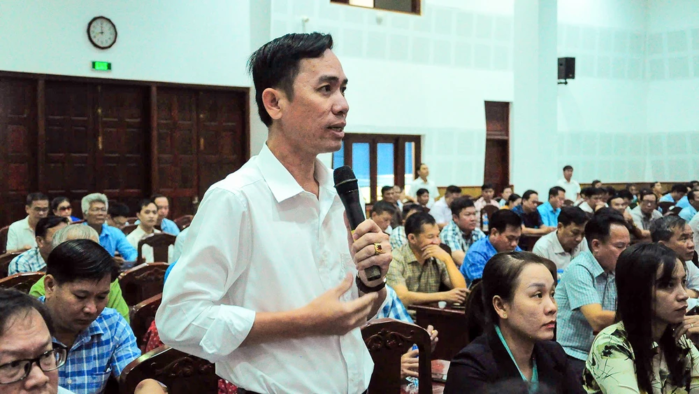 Chủ tịch Quốc hội tiếp xúc cử tri tỉnh Hậu Giang sau kỳ họp thứ 8