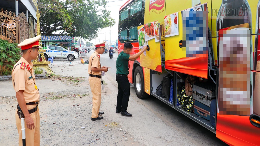 CSGT TP Cần Thơ xuyên Tết đảm bảo trật tự an toàn giao thông