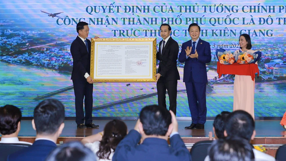 Phó Thủ tướng Trần Hồng Hà: TP Phú Quốc là đô thị biển đảo có bản sắc riêng