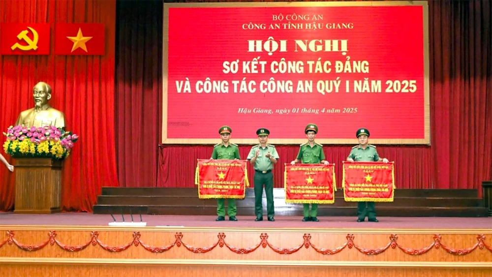 cong-an-tinh-hau-giang-2.jpg