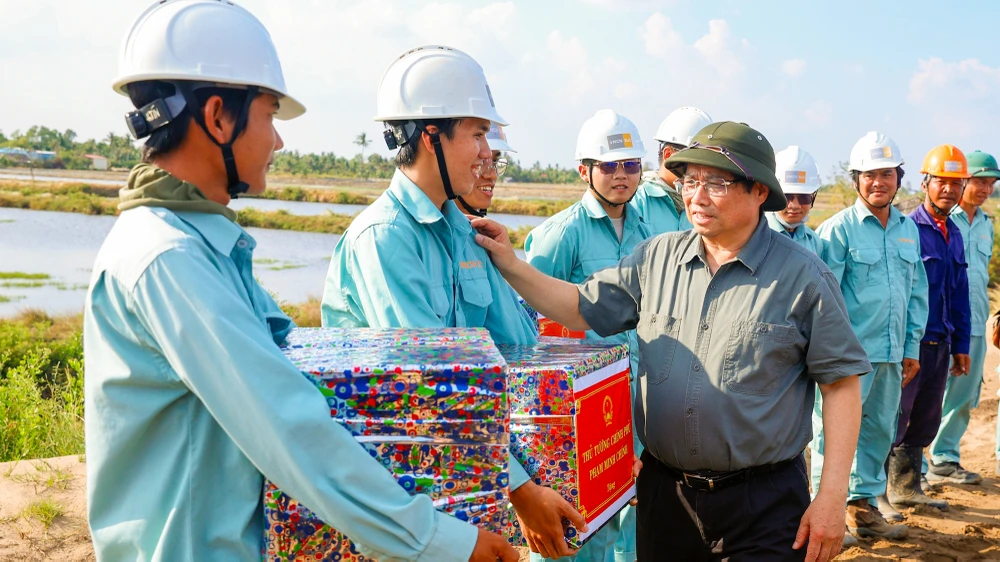 Thủ tướng Phạm Minh Chính kiểm tra cao tốc Cần Thơ - Cà Mau