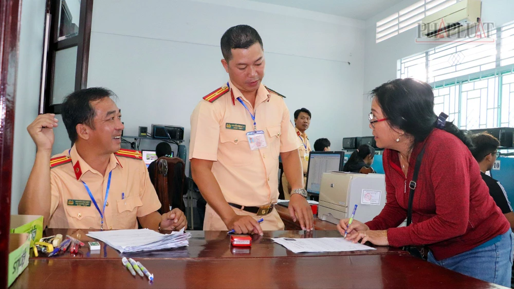 CSGT Công an TP Cần Thơ tổ chức kỳ sát hạch lái xe đầu tiên