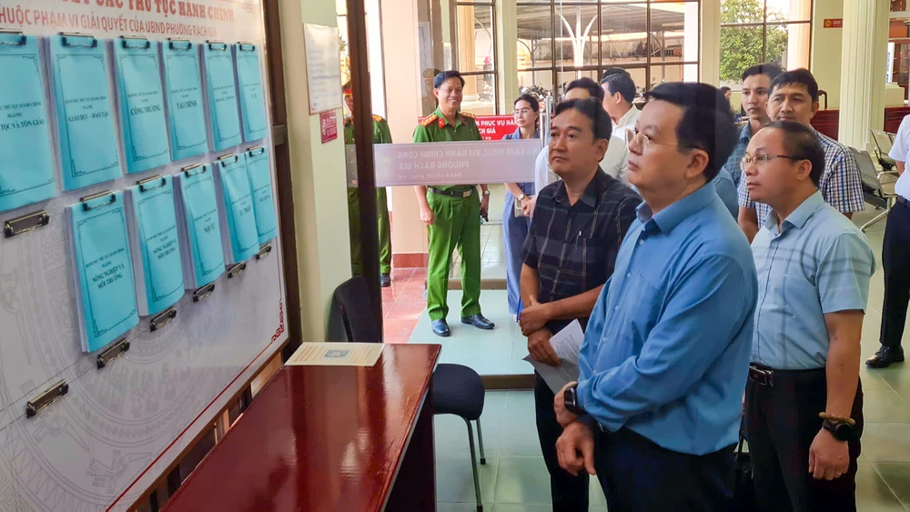 Phó thủ tướng Mai Văn Chính kiểm tra công tác chuẩn bị cho việc vận hành mô hình chính quyền hai cấp