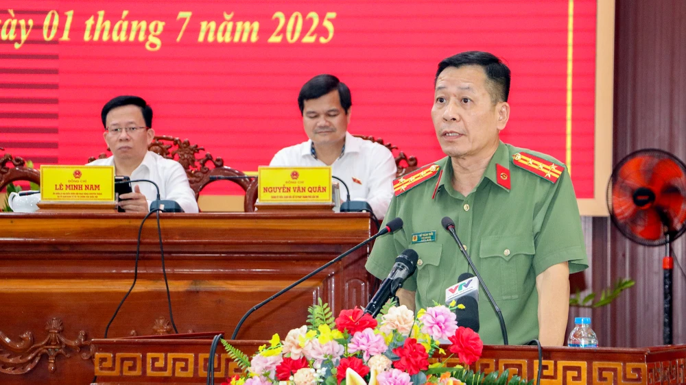 chu-tich-quoc-hoi-tran-thanh-man-tiep-xuc-cu-tri-xa-vi-thuy-22.jpg