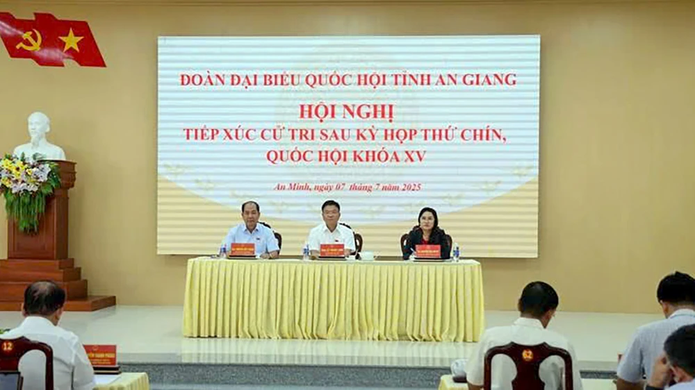 Phó Thủ tướng tiếp xúc cử tri xã An minh, tỉnh An Giang