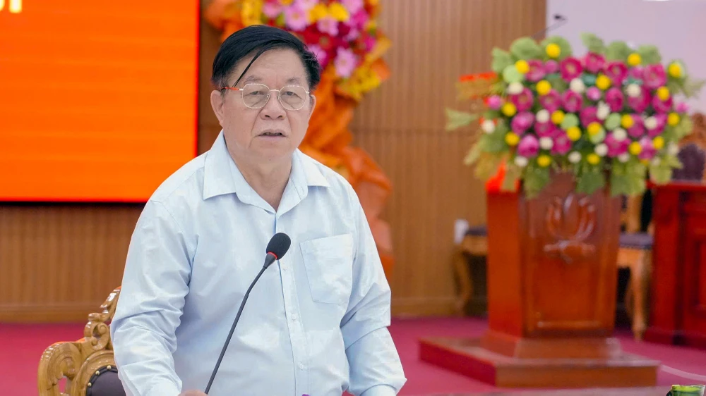 Trưởng Ban Tuyên giáo và Dân vận Trung ương làm việc với đặc khu Kiên Hải