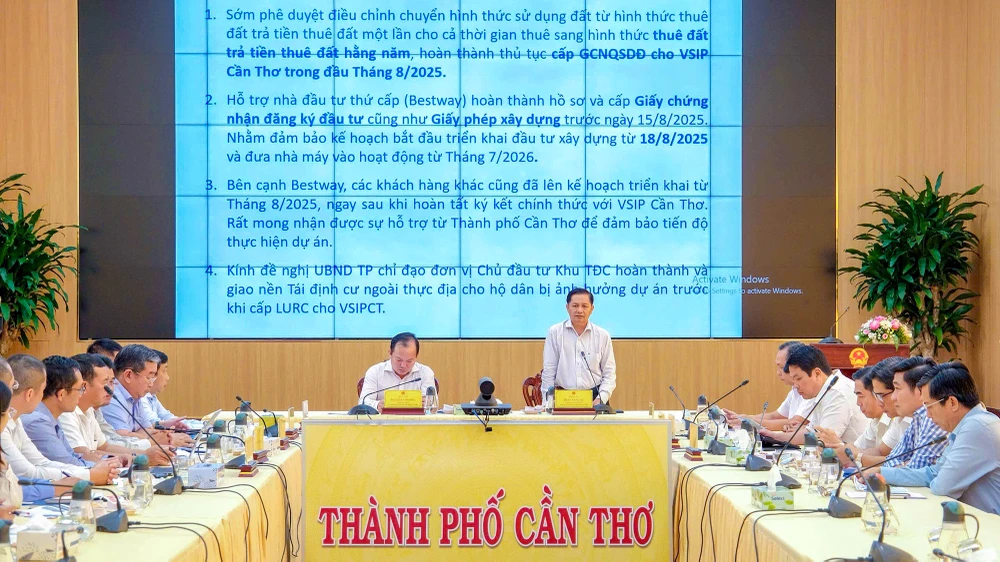 Ông Trần Văn Lâu, Chủ tịch UBND TP Cần Thơ