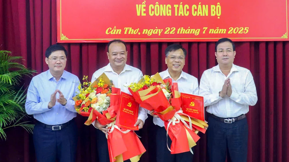 Công tác cán bộ Thành ủy Cần Thơ