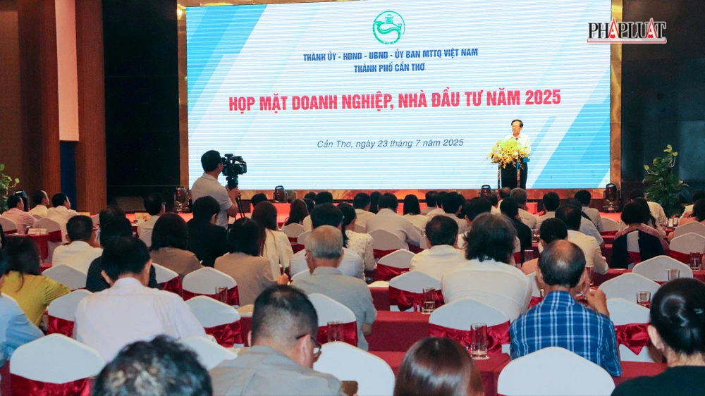TP Cần Thơ tổ chức buổi họp mặt doanh nghiệp, nhà đầu tư năm 2025.