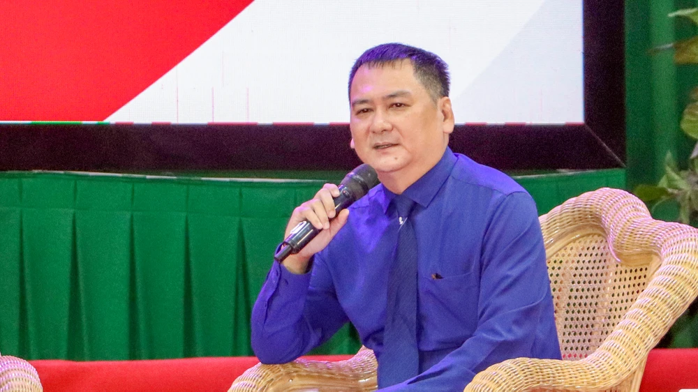 diễn đàn trao đổi về kiến thức trong bộ quy tắc ứng xử phòng chống quấy rối tình dục cho sinh viên