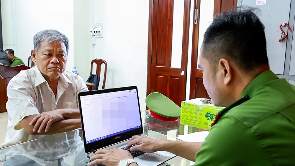 cong-an-an-giang-huy-hoai-tai-san-2.jpg