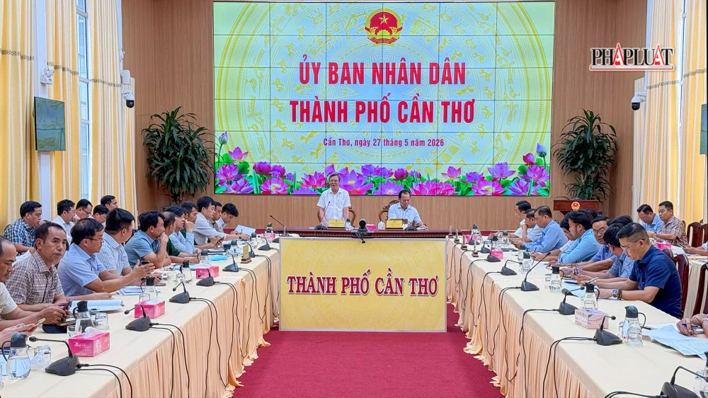 chu-tich-tp-can-tho-hop-cao-toc-truc-ngang-2.jpg