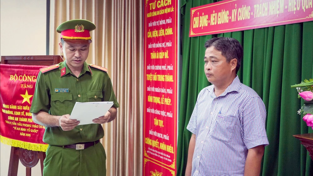 cong-an-can-tho-vo-chi-cong-1.jpg