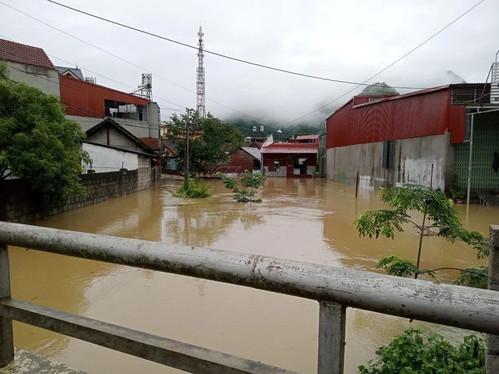Mưa lớn khiến nhiều thôn tại thị trấn Bắc Sơn bị ngập lụt. Ảnh: BẮC NINH