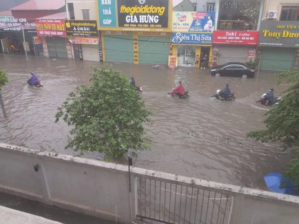 Mưa lớn khiến một số khu vực của Bắc Ninh bị ngập úng cục bộ vào sáng 24-5. Ảnh: Facebook