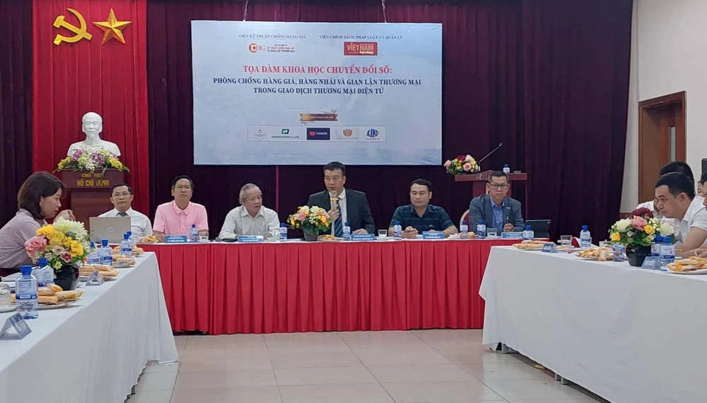 Toạ đàm khoa học chuyển đổi số về phòng chống hàng giả, hàng nhái và gian lận thương mại trong hoạt động điện tử. Ảnh: AH