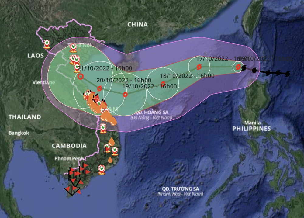 Chiều nay, 16-10, bão Nesat với cường độ mạnh cấp 10-11, giật cấp 13 đã đi vào biển Đông. Ảnh: VNDMS