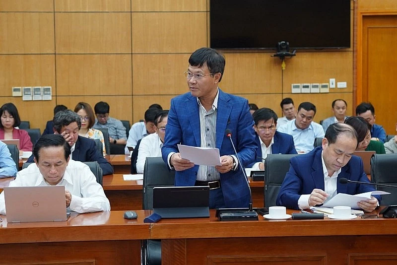 Đại diện lãnh đạo các tập đoàn, doanh nghiệp báo cáo về tình hình cấp than và nhập khẩu than cho sản xuất điện, đạm năm 2022. Đại diện lãnh đạo các tập đoàn, doanh nghiệp báo cáo về tình hình cấp than và nhập khẩu than cho sản xuất điện, đạm năm 2022.