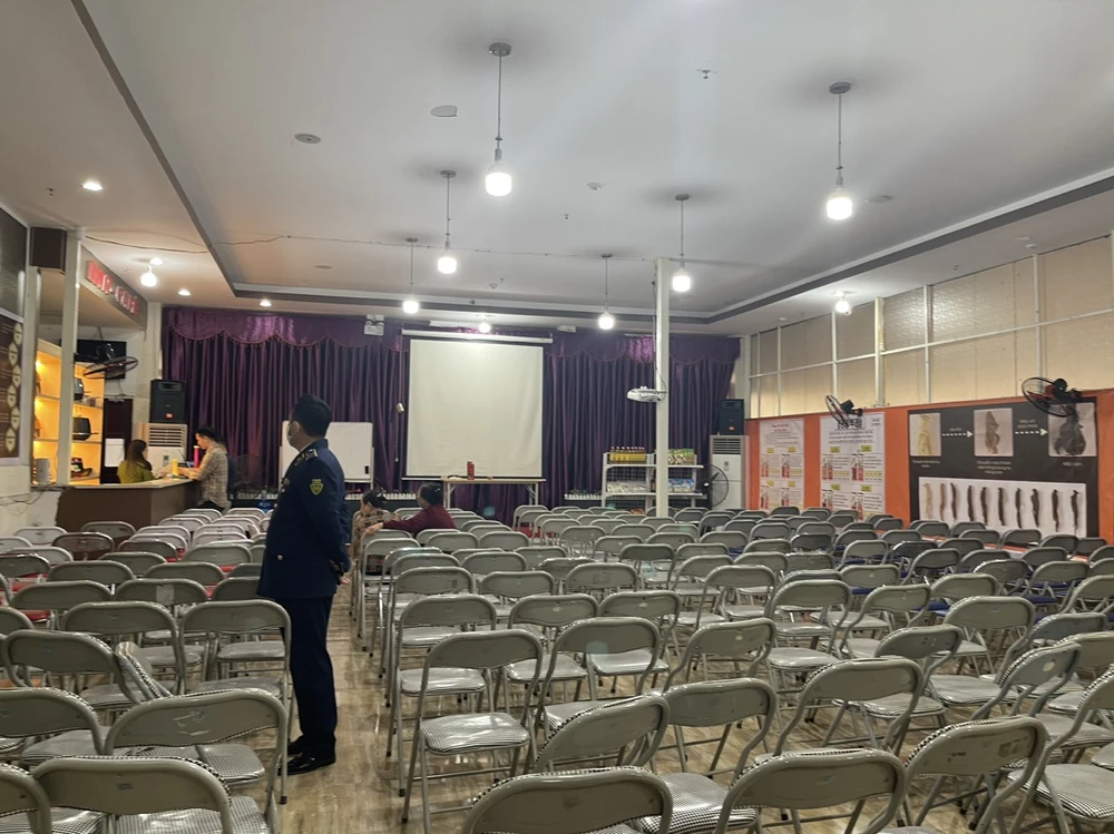 Mỗi ngày có gần 200 người được mời tới dự hội thảo, chủ yếu là người cao tuổi. Ảnh: QLTT Hải Phòng