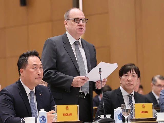 Ông Greg Testerman, Chủ tịch Hiệp hội Doanh nghiệp Hoa kỳ tại Việt Nam (Amcham) phát biểu tại Hội nghị gặp mặt các nhà đầu tư nước ngoài do Thủ tướng Phạm Minh Chính chủ trì. Ảnh: VGP