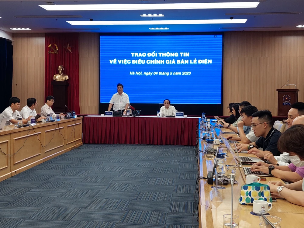 Tập đoàn Điện lực Việt Nam tổ chức buổi trao đổi thông tin với báo chí về việc điều chỉnh giá bán lẻ điện.
