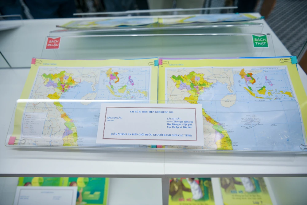 Sách in lậu gây nhầm lẫn biên giới quốc gia với ranh giới các tỉnh. Ảnh: THẾ ĐẠI