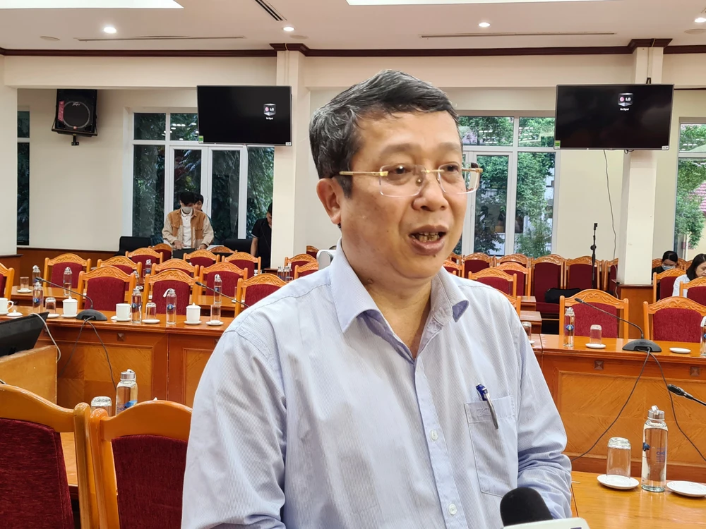 Tân Thứ trưởng Bộ NN&amp;PTNT Hoàng Trung.