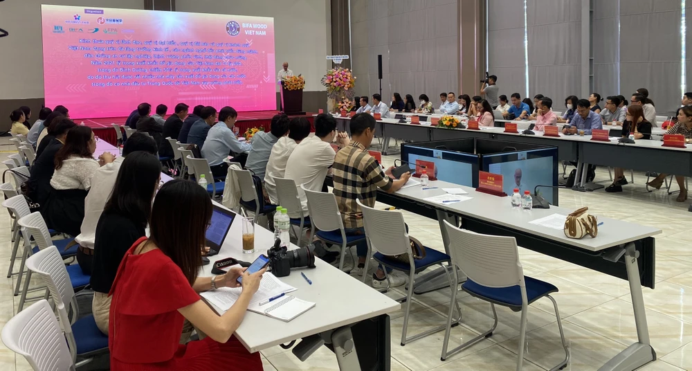 Họp báo thông tin về triển lãm Hội chợ máy và nguyên liệu gỗ quốc tế Bình Dương 2023.