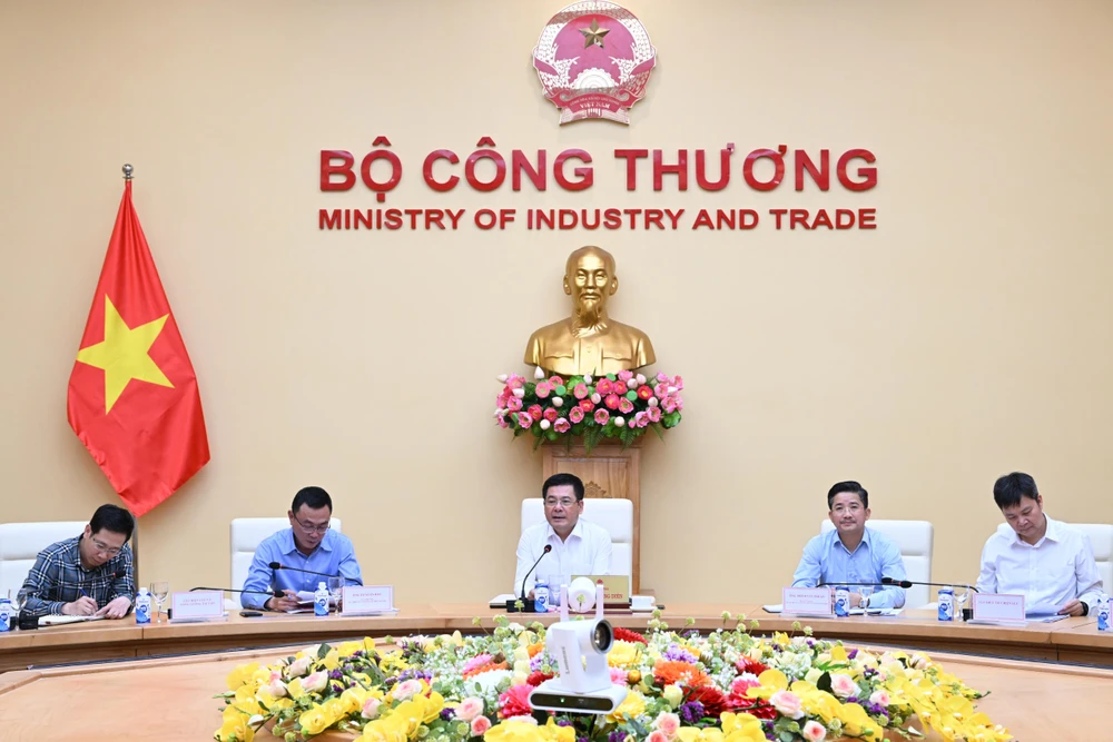 điện mặt trời mái nhà.jpg