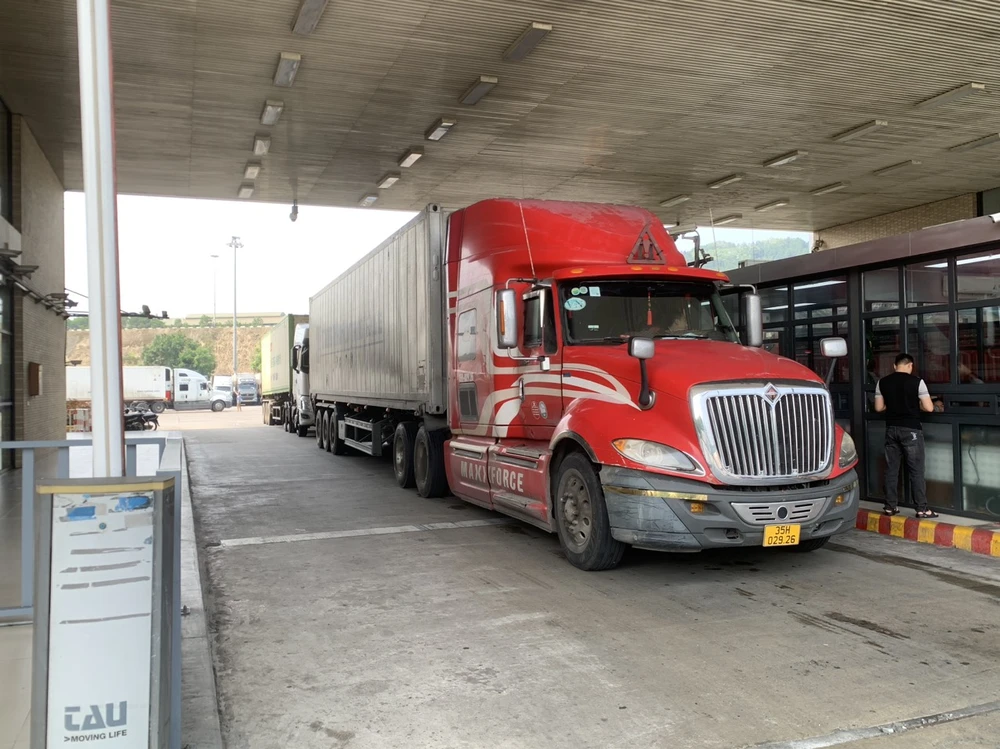 xe hàng Việt Nam bị lưu giữ trái phép tại Trung Quốc.jpeg