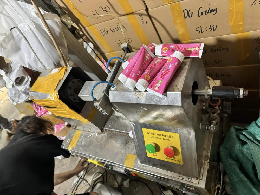 KEM ĐÁNH RĂNG HẾT HẠN...jpeg