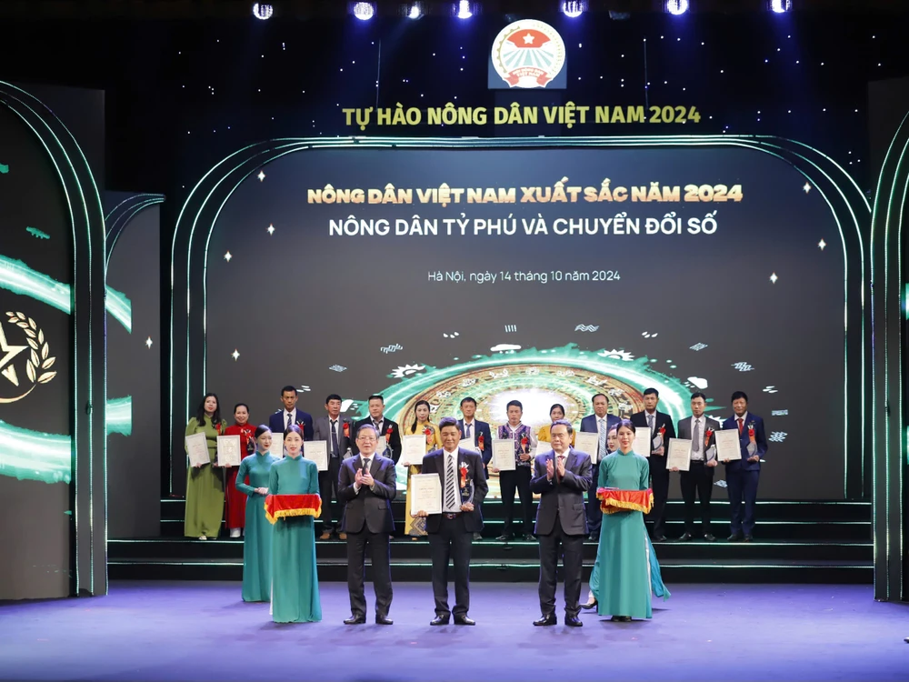 nông dân việt nam xuất sắc...jpg