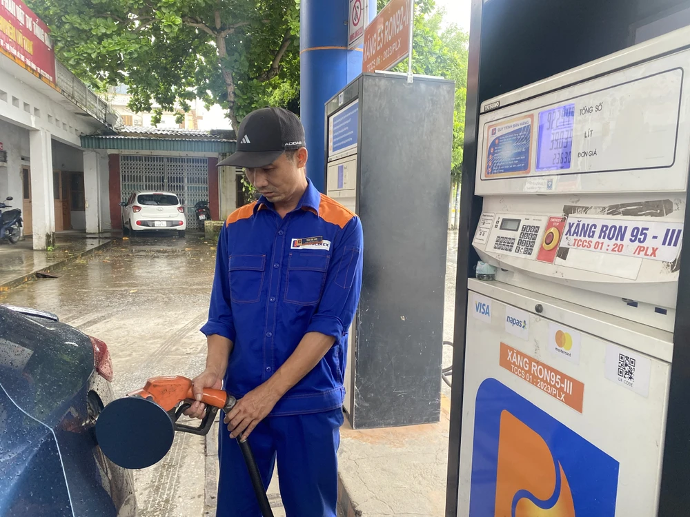 giá xăng giảm.jpg