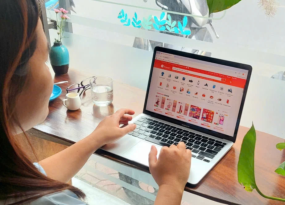 thương mại điện tử.jpg