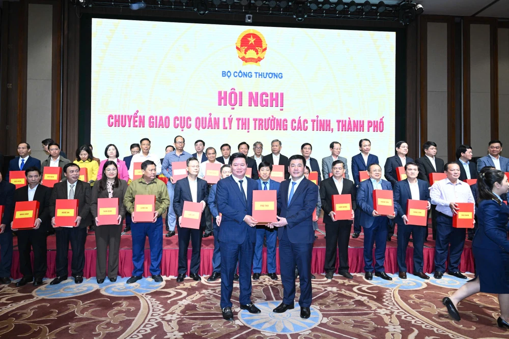 quản lý thị trường,.,.jpg