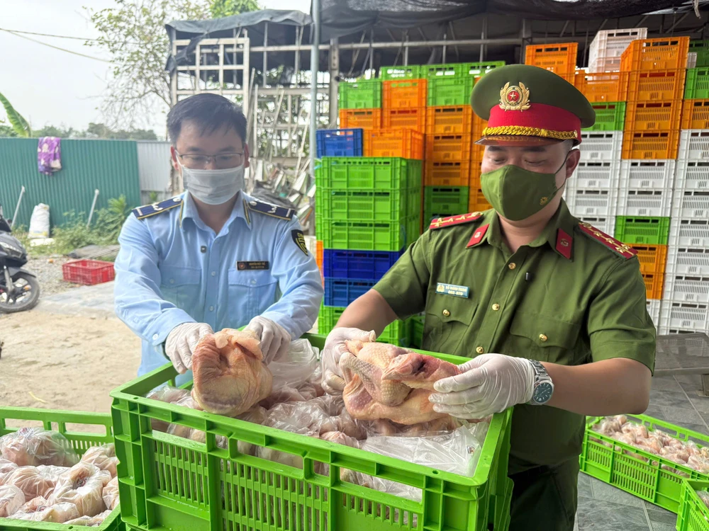 14.000 con gà đông lạnh.jpg