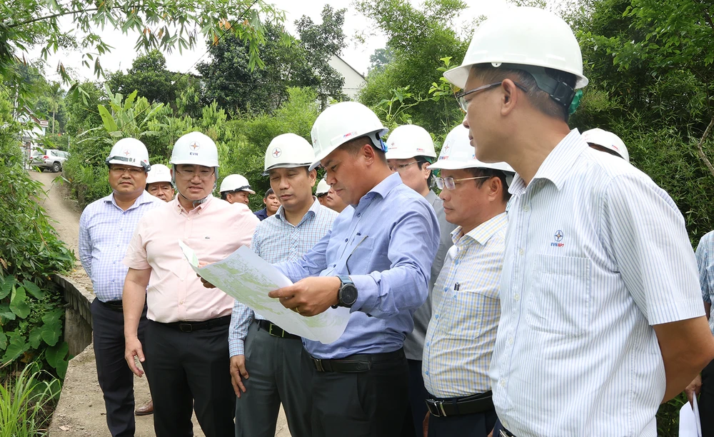 đường dây 220kV đấu nối Nghĩa Lộ – Việt Trì..jpg