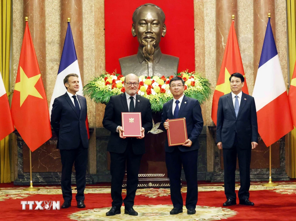 EVNNPT và AFD ký thỏa thuận tài trợ trị giá 67 triệu euro tăng cường mạng lưới truyền tải điện.jpg