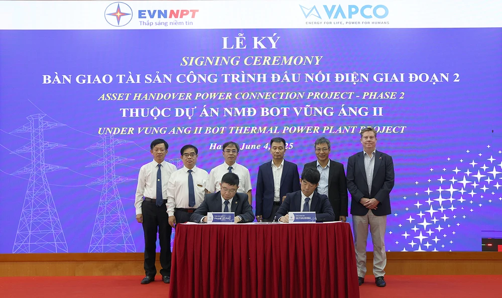 EVNNPT tiếp nhận tài sản - Công trình đấu nối điện thuộc Dự án Nhà máy nhiệt điện BOT Vũng Áng II.jpg