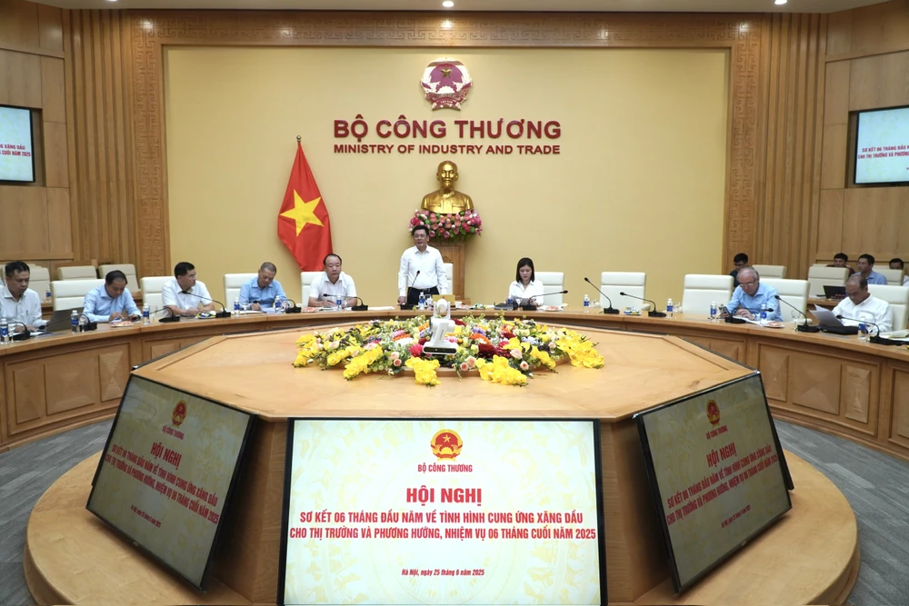 kinh doanh xăng E10.jpg